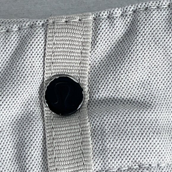 Lululemon Men's Commission Classic-Fit Oxfort Shorts 7". EUC. Sz 30" - Picture 7 of 8